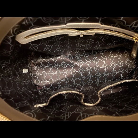 Like New HB Gray Handbag - Picture 5 of 6